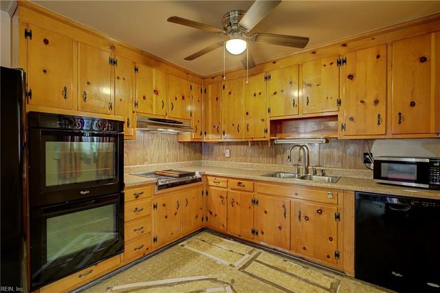 47 Azalea DR, Hampton, VA 23669