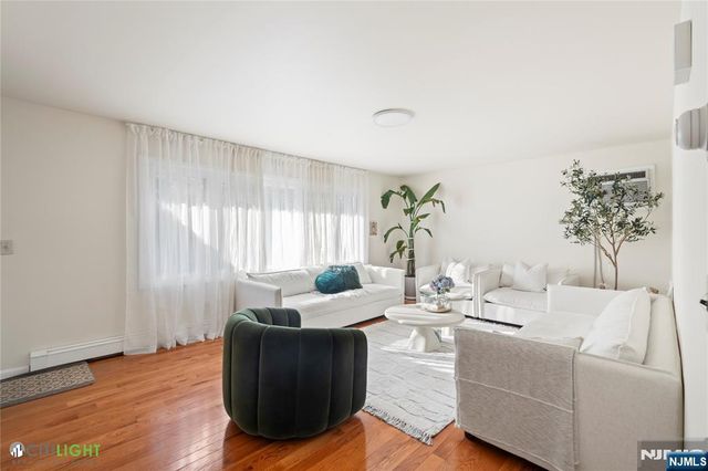 312 6th Street, Palisades Park, NJ 07650