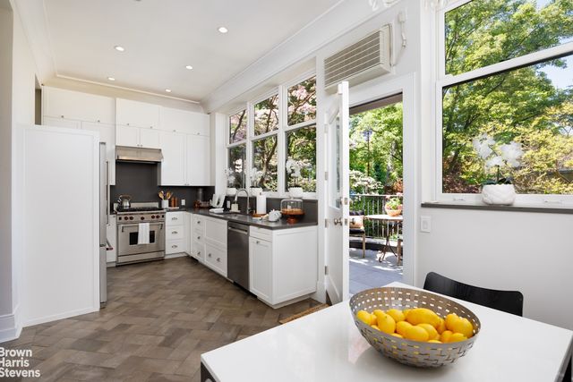 408 HENRY Street, New York City, NY 11201