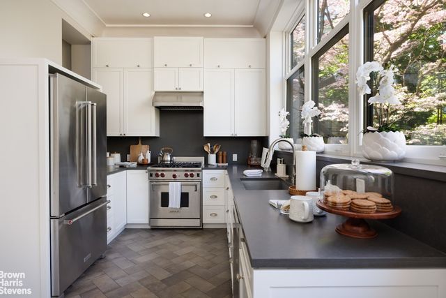 408 HENRY Street, New York City, NY 11201