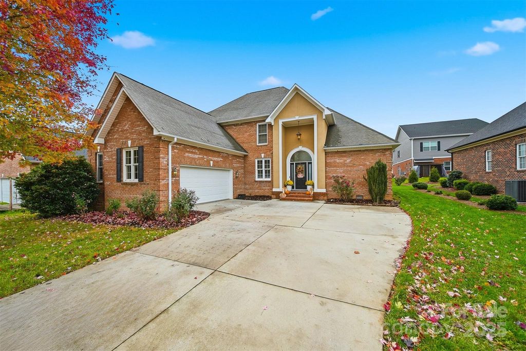 1710 30th Avenue Drive NE, Hickory, NC 28601