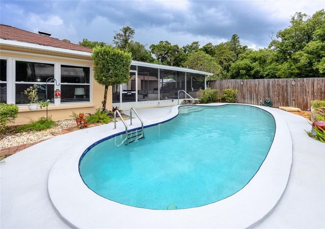 6412 N WOODLYNNE AVENUE, Tampa, FL 33614