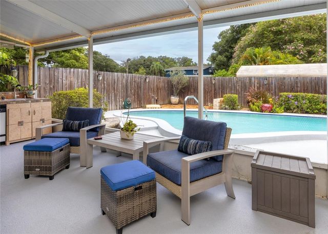 6412 N WOODLYNNE AVENUE, Tampa, FL 33614