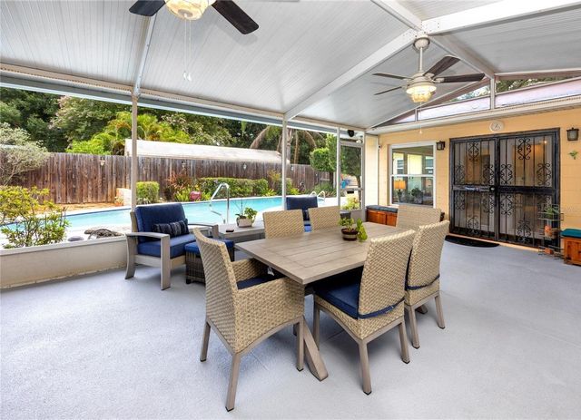 6412 N WOODLYNNE AVENUE, Tampa, FL 33614