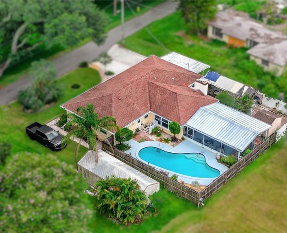 6412 N WOODLYNNE AVENUE, Tampa, FL 33614