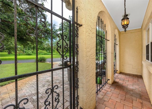 6412 N WOODLYNNE AVENUE, Tampa, FL 33614