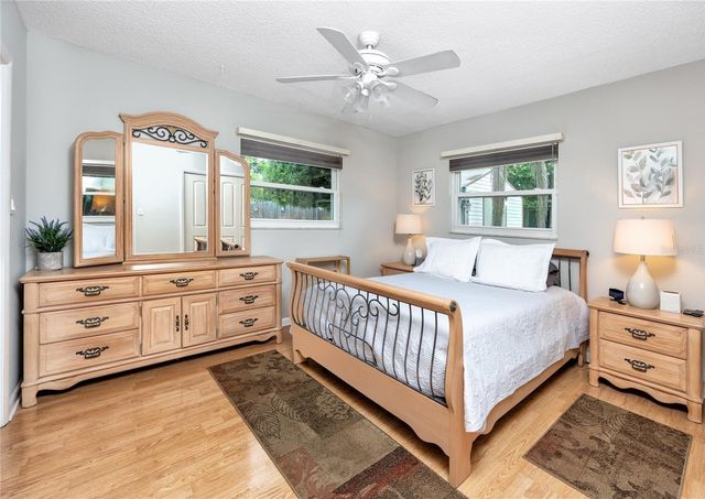 6412 N WOODLYNNE AVENUE, Tampa, FL 33614