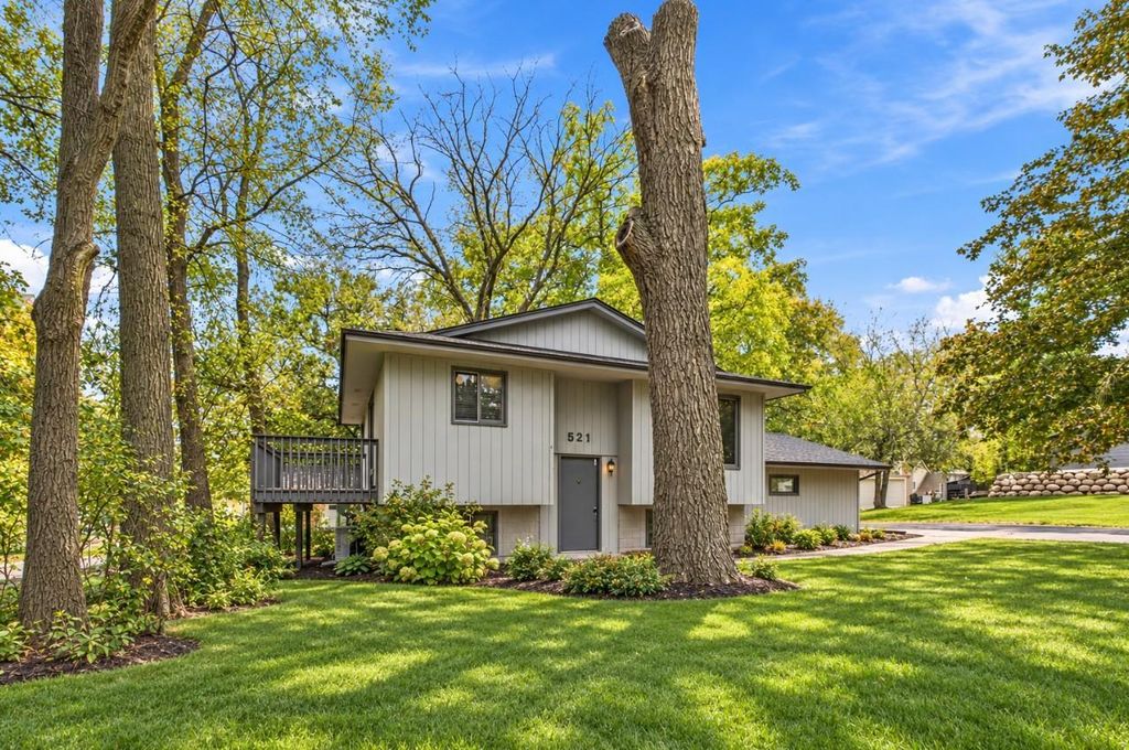 521 Warner Avenue S, Willernie, MN 55090 — photo 2