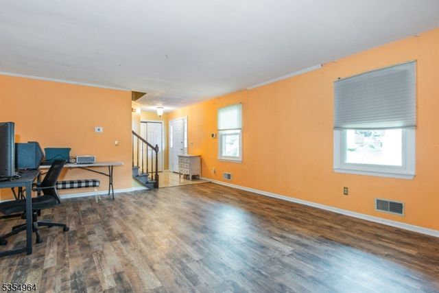 76 Point View Pkwy, Wayne Twp., NJ 07470