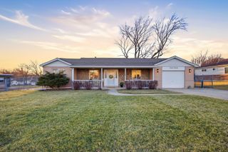 1120 N Bluebonnet Lane, Hoffman Estates, IL 60169