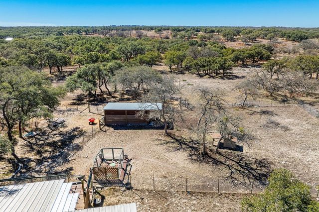 970 KC 476, Harper, TX 78631