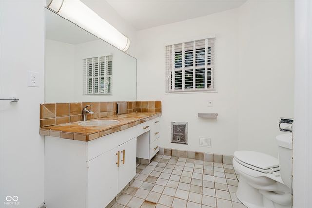 701 Hawthorn Road, New Castle, IN 47362