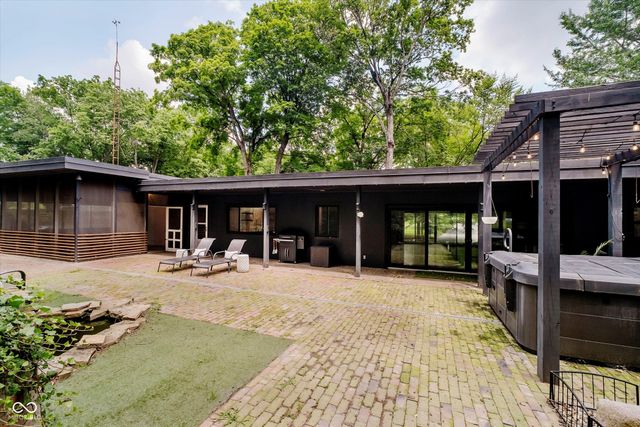 701 Hawthorn Road, New Castle, IN 47362