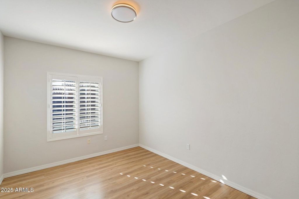Image 12 of property listing at 3935 E Rough Rider Road 1034, Phoenix, AZ 85050