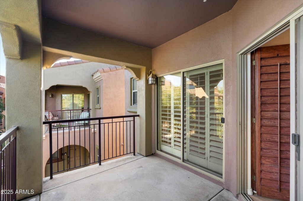 Image 6 of property listing at 3935 E Rough Rider Road 1034, Phoenix, AZ 85050