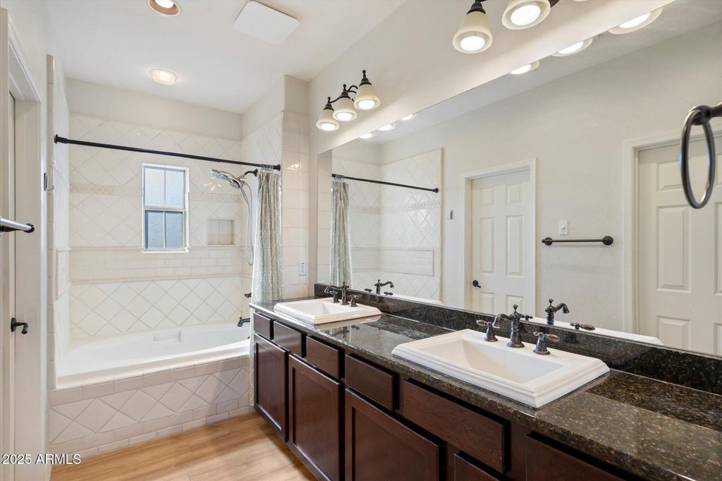 Image 9 of property listing at 3935 E Rough Rider Road 1034, Phoenix, AZ 85050