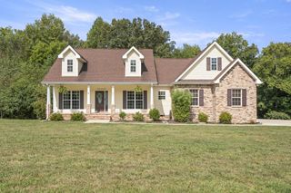 501 Cole Ct, Burns, TN 37029