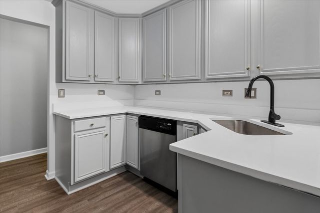 1458 Whitespire Court, Naperville, IL 60565