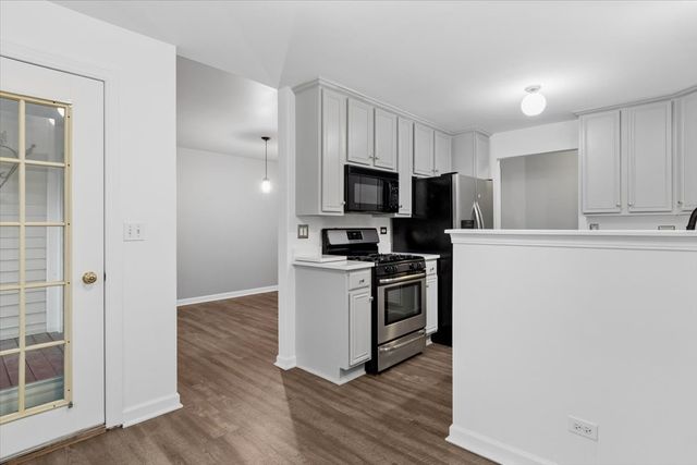 1458 Whitespire Court, Naperville, IL 60565