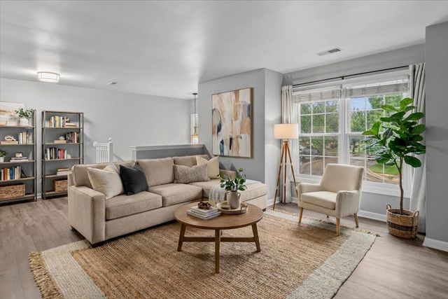 1458 Whitespire Court, Naperville, IL 60565