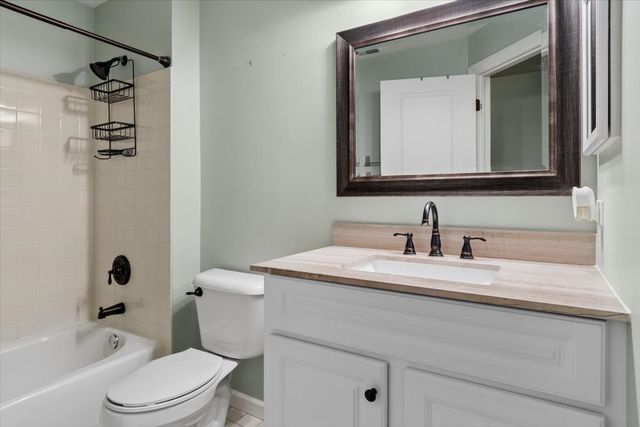1458 Whitespire Court, Naperville, IL 60565