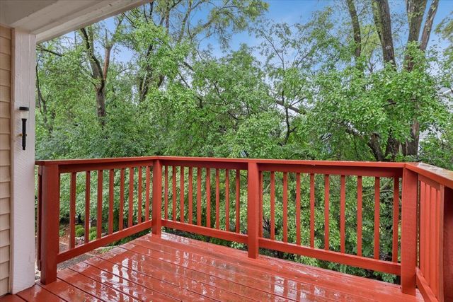 1458 Whitespire Court, Naperville, IL 60565