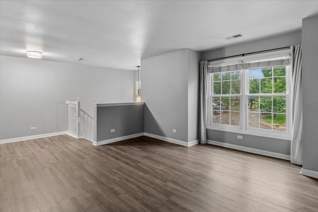 1458 Whitespire Court, Naperville, IL 60565