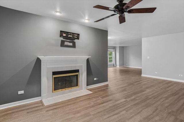 1458 Whitespire Court, Naperville, IL 60565