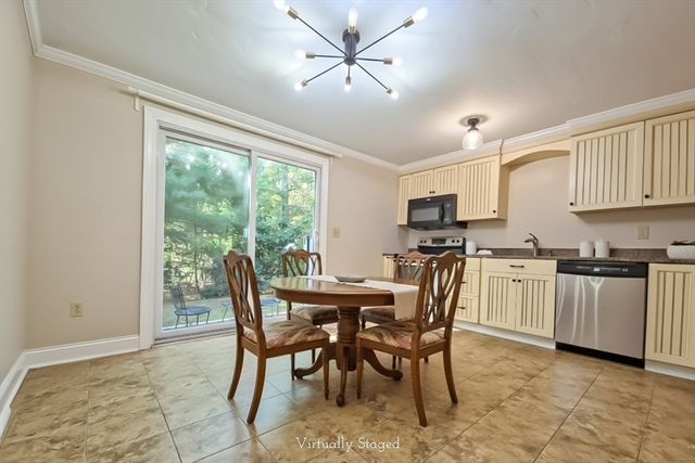 300 Falmouth Rd 18E, Mashpee, MA 02649