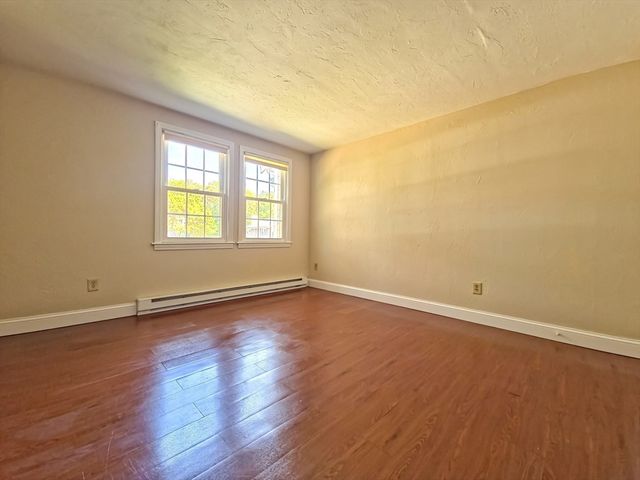 300 Falmouth Rd 18E, Mashpee, MA 02649