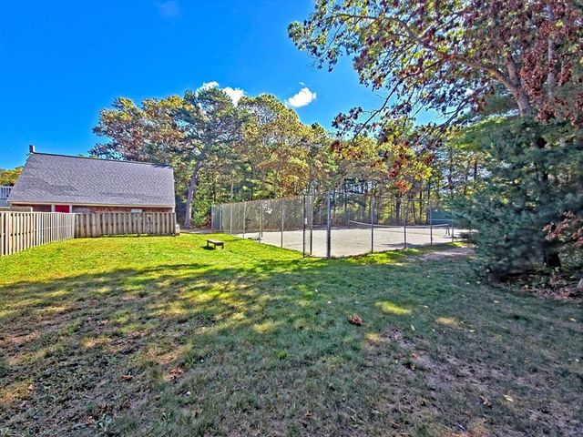 300 Falmouth Rd 18E, Mashpee, MA 02649