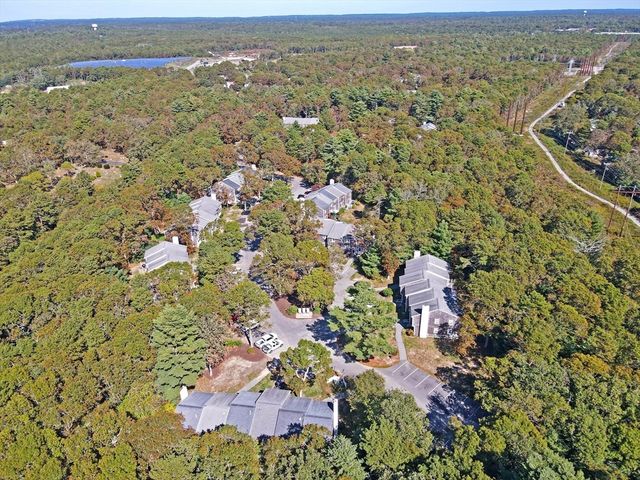 300 Falmouth Rd 18E, Mashpee, MA 02649