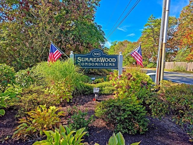 300 Falmouth Rd 18E, Mashpee, MA 02649