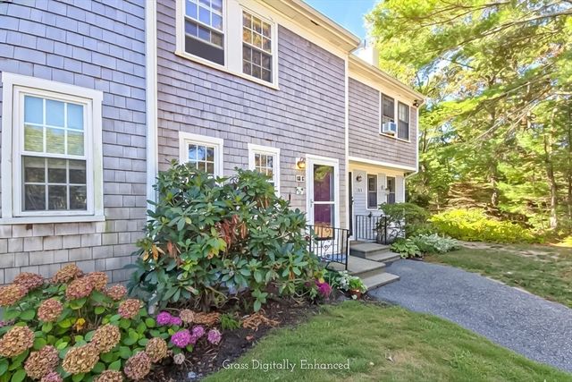 300 Falmouth Rd 18E, Mashpee, MA 02649