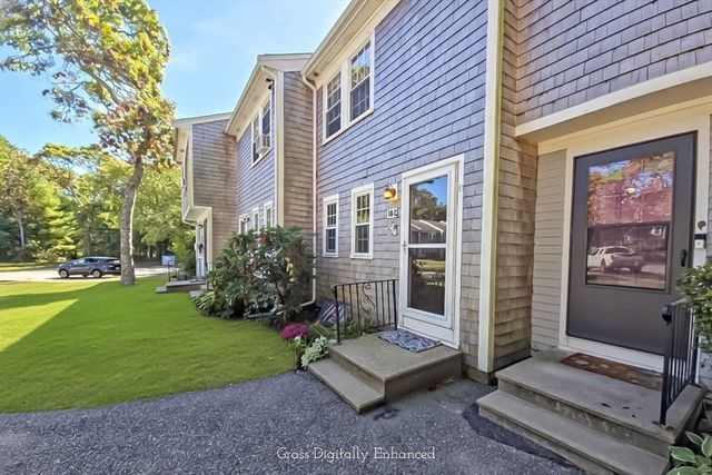 300 Falmouth Rd 18E, Mashpee, MA 02649