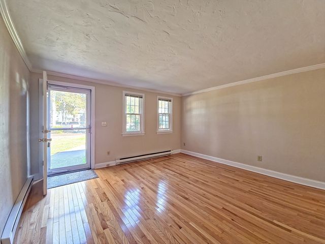 300 Falmouth Rd 18E, Mashpee, MA 02649