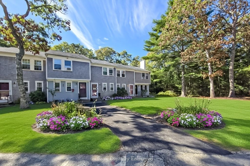 300 Falmouth Rd 18E, Mashpee, MA 02649