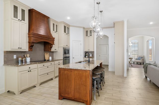 10909 Chriswood Drive, Crowley, TX 76036