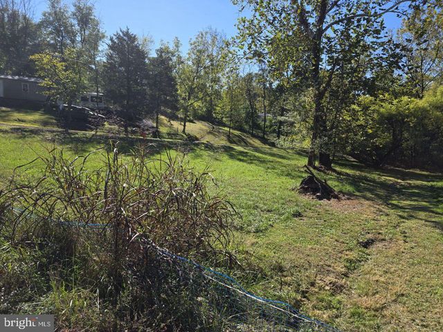 10 CAMPSITE TRL, Harpers Ferry, WV 25425