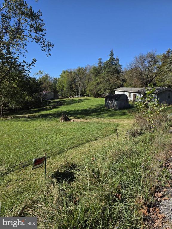 10 CAMPSITE TRL, Harpers Ferry, WV 25425