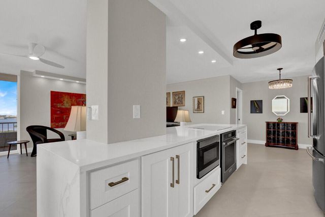 5510 N Ocean Drive 22d, Singer Island, FL 33404