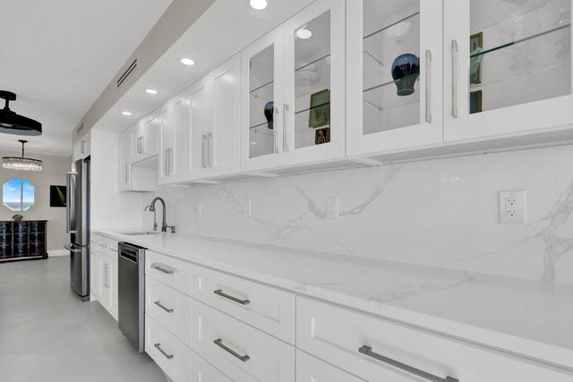 5510 N Ocean Drive 22d, Singer Island, FL 33404