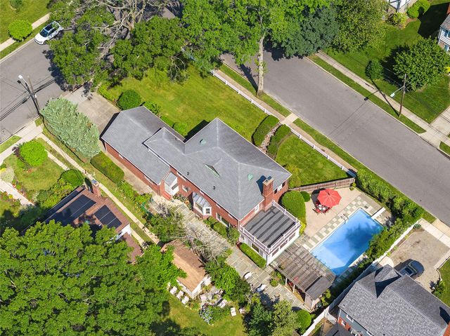107 California Avenue, Freeport, NY 11520
