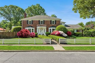 107 California Avenue, Freeport, NY 11520