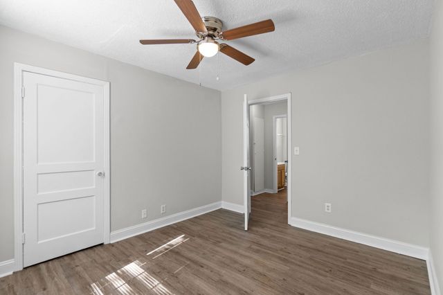 928 Woody Hills Dr, Clarksville, TN 37040