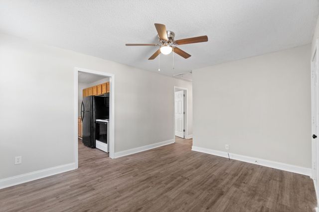 928 Woody Hills Dr, Clarksville, TN 37040