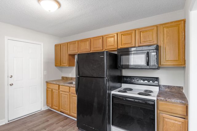 928 Woody Hills Dr, Clarksville, TN 37040