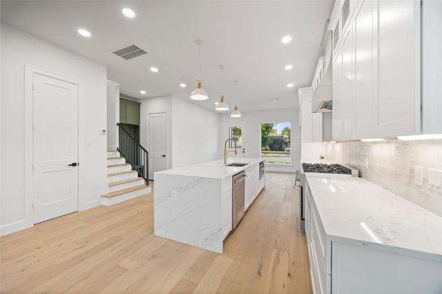 8646 Alcott Drive, Houston, TX 77080