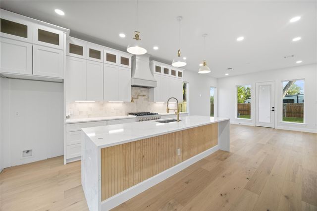 8646 Alcott Drive, Houston, TX 77080