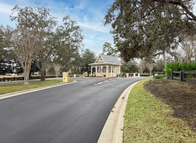 109 AVENHAM DRIVE, Deland, FL 32724